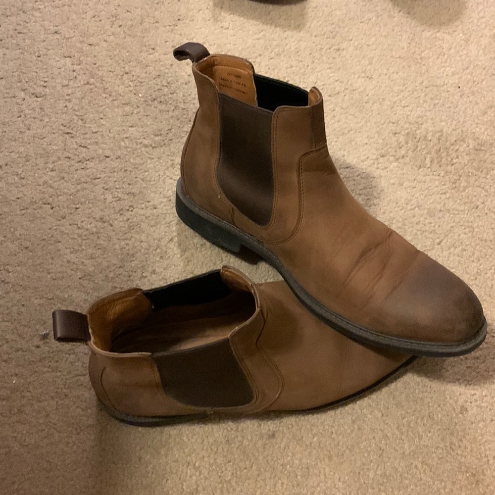 Johnston and Murphy leather Chelsea boots